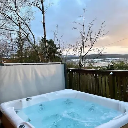 Luxury Lodge With Hot Tub In Royal Deeside Strachan Exterior photo