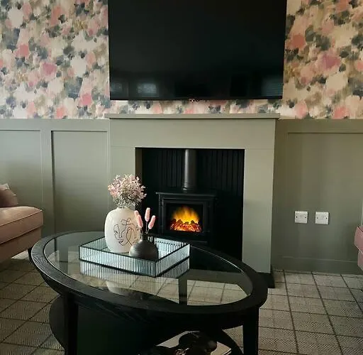Luxury Lodge With Hot Tub In Royal Deeside