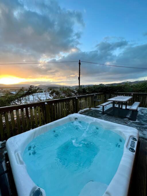 Chalet Luxury With Hot Tub In Royal Deeside Strachan