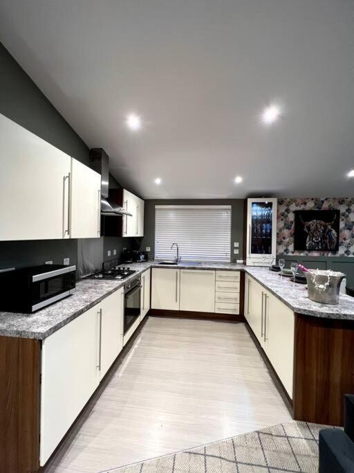 Luxury With Hot Tub In Royal Deeside *