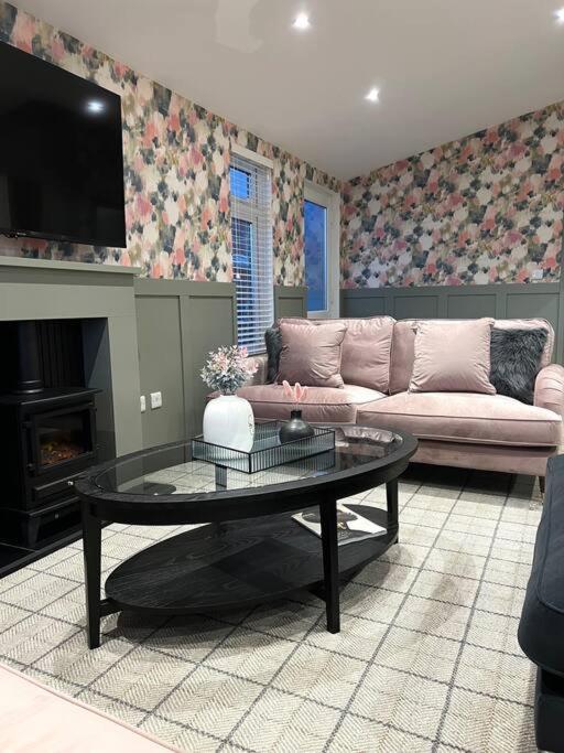 Luxury With Hot Tub In Royal Deeside