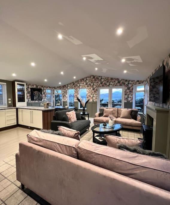 Luxury With Hot Tub In Royal Deeside Chalet Strachan